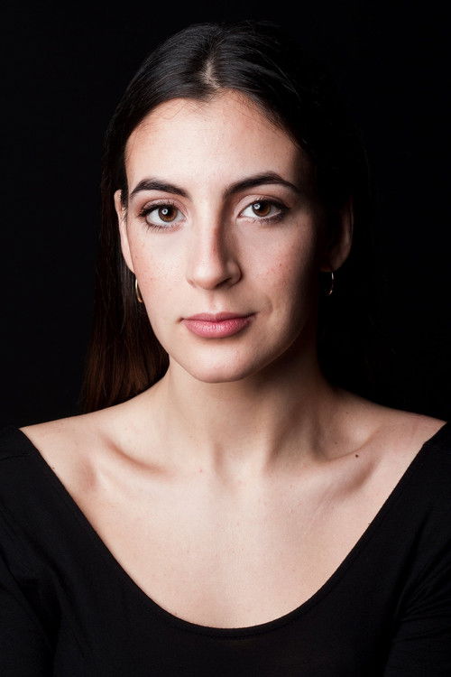 Beatriz Costa as Maria Antónia