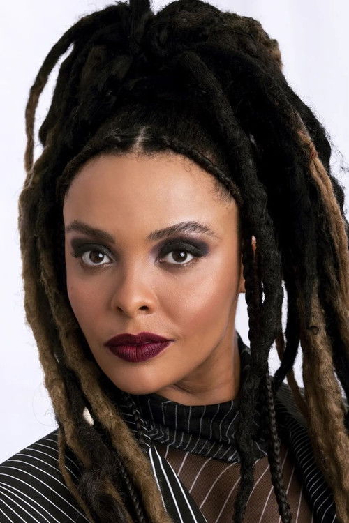 Tulanih Pereira as Flávia