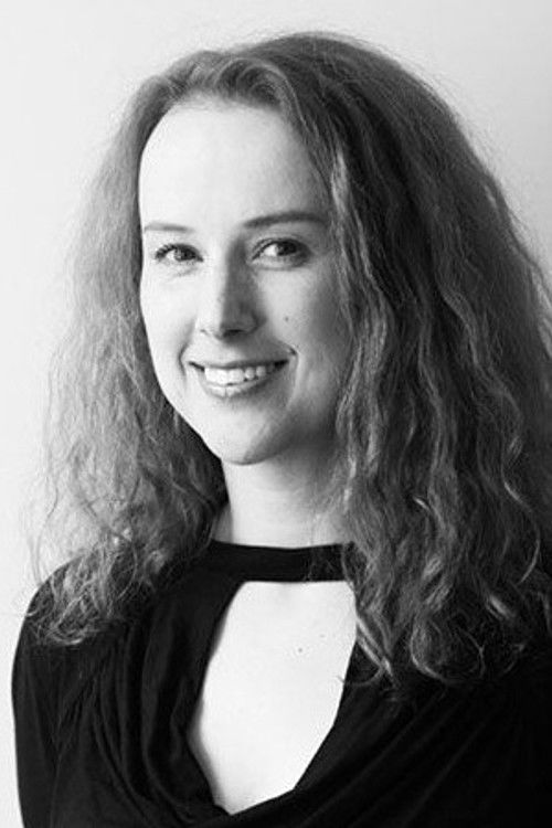 Britt Kalbus as Laura