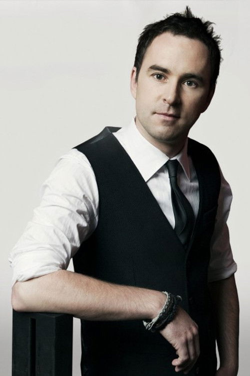 Damien Leith as Darren