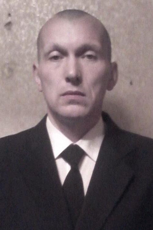 Dmitriy Aleksandrov as Cuba's security guard