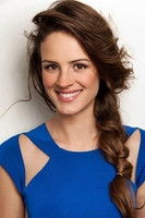 Ariela Massotti as Barbara Carvalho (Bazinha)