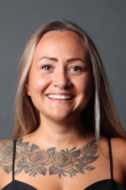 Floortje van Waardenberg as Carola Kalkman