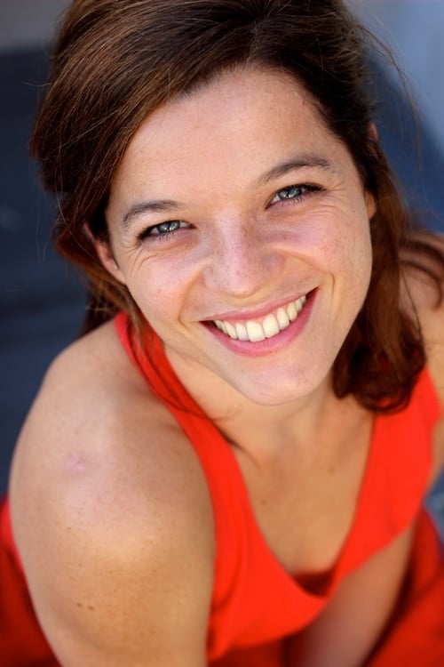 Juliette Roudet as Laura Rapp