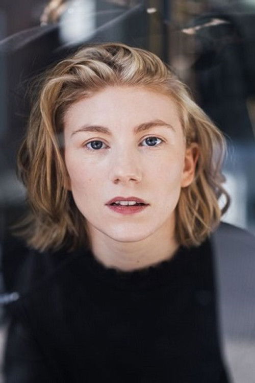 Elena Berthold as Lena