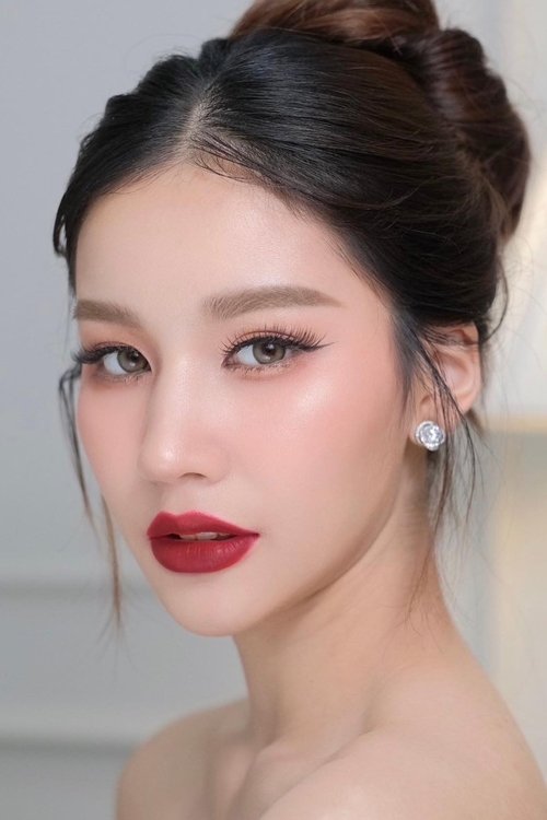 Jinjutha Siripheng as Ampere