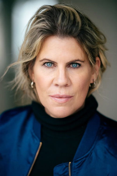 Inka Schmietendorf as Reporter