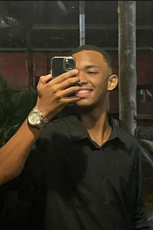 Nycolas Emanuel as Thiago