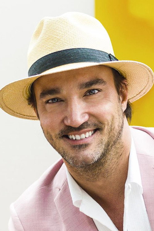 Dominique Hudson as Aladin