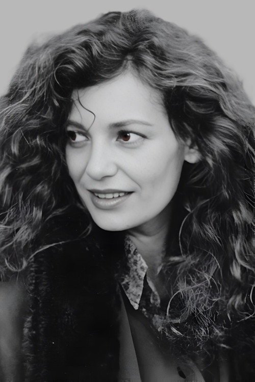 Silvia Aguilar as Erika