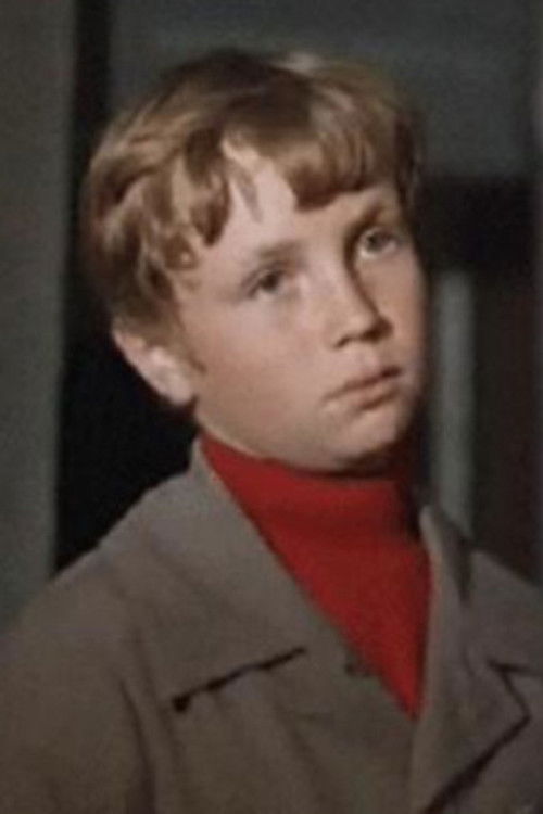 Dima Soloduho as Vanya Knopikov