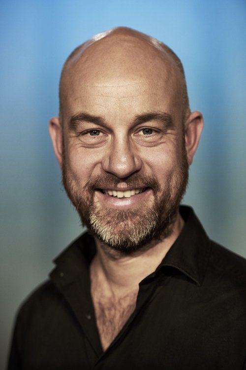 Jonas Kruse as Janitor