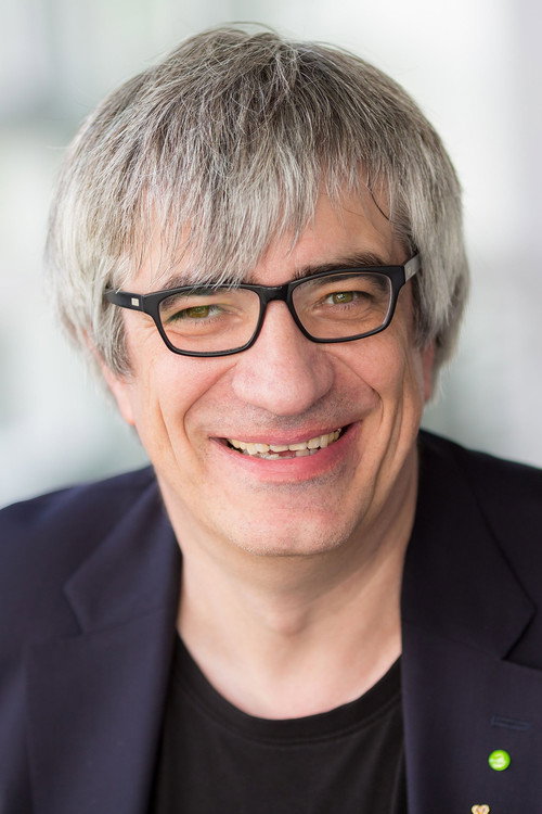 Metin Tolan as Self, Experimentalpysiker