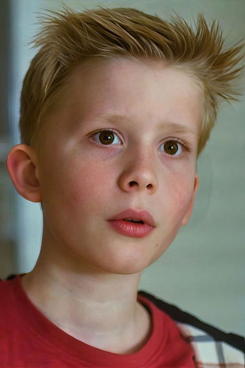 Aksel Sass Homann as Karl (6 år)