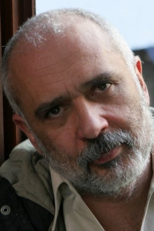 Enrique Singer as Victor