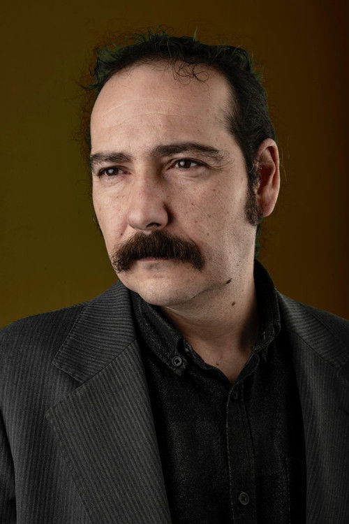 David Tenreiro as Santiago