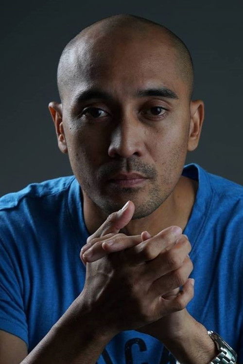 Gerard Pizzaras as Roger