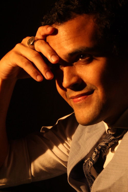 Flávio Denner as Carlos