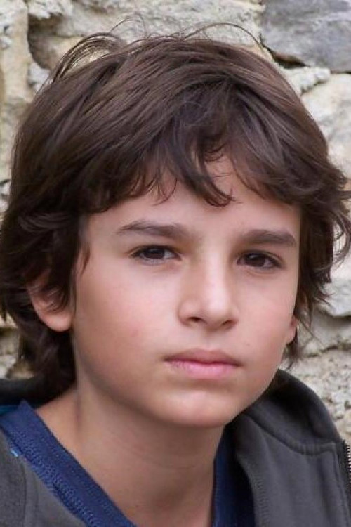 Kerian Mayan as Peter