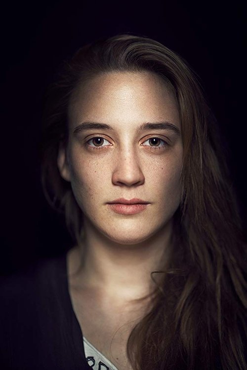 Jaśmina Polak as Lena