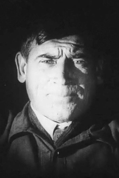 Eduard Gunn as Gyulmer, thief