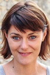 Jeanne-Marie Lavallée as La secrétaire hôpital