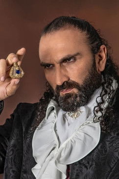 Hovhannes Babakhanyan as Shah Shapur I