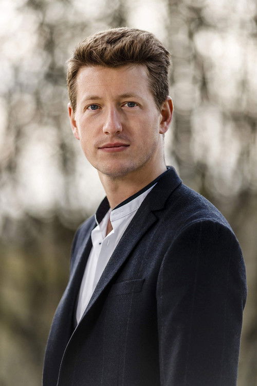 Duncan Ward as Bandmaster