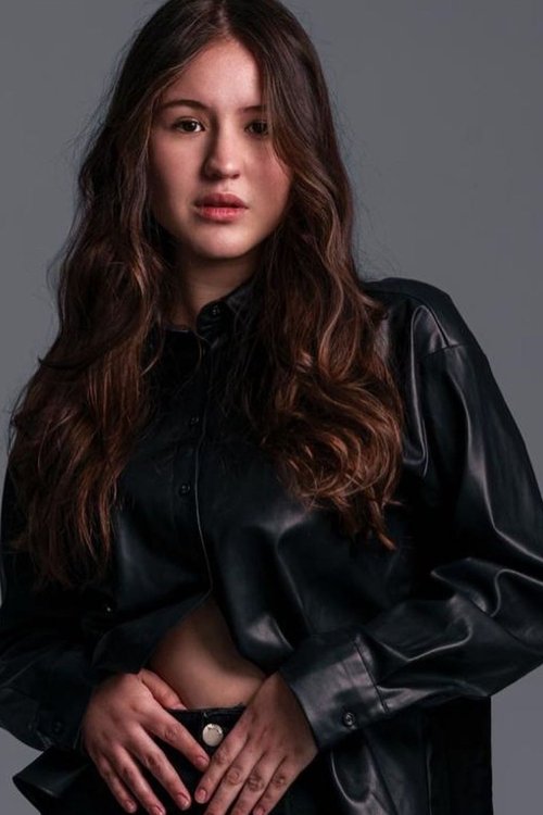 Camili Andrade as Maria