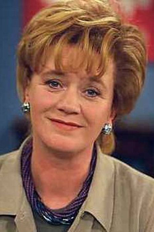 Cecile Heuer as Buurvrouw