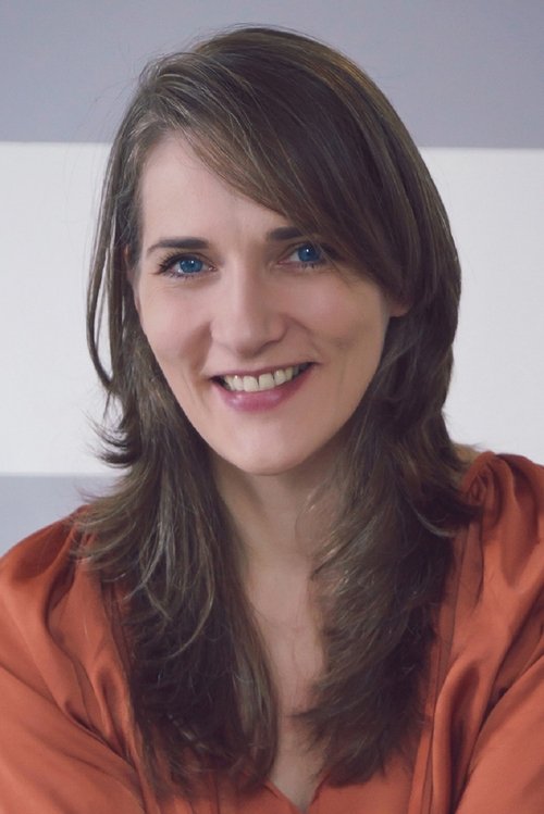 Marcella Braga as Nina