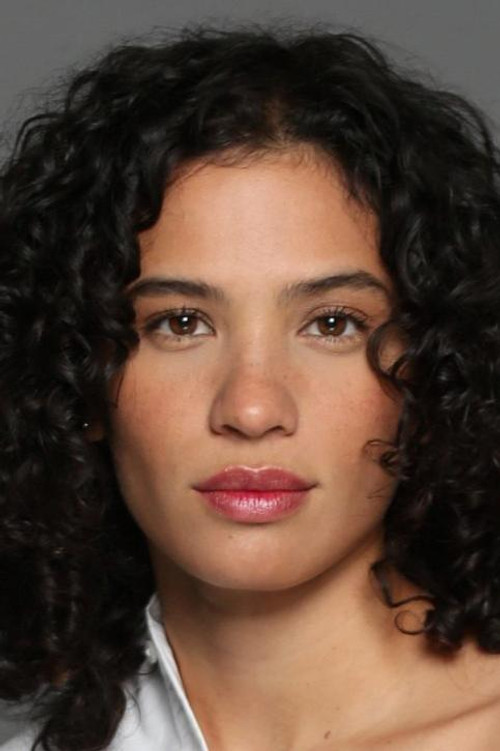 Mariela Martinez Campos as Fio