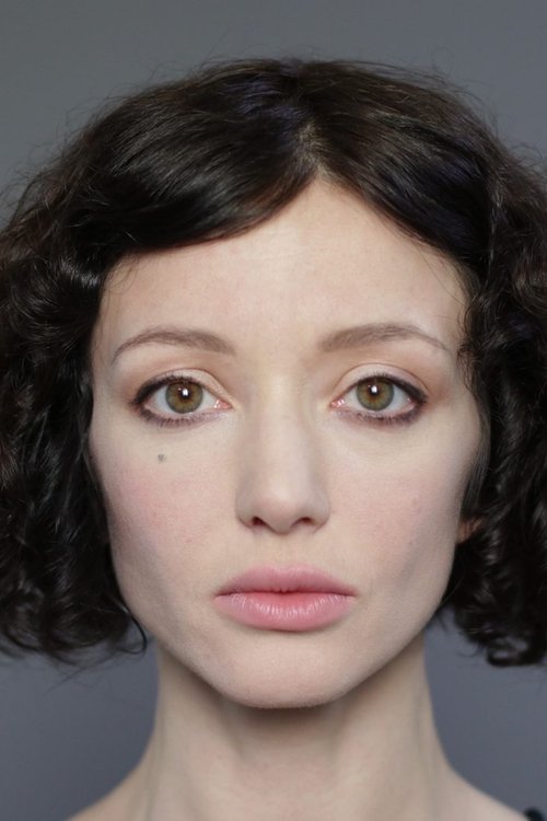 Alina Korol as club girl