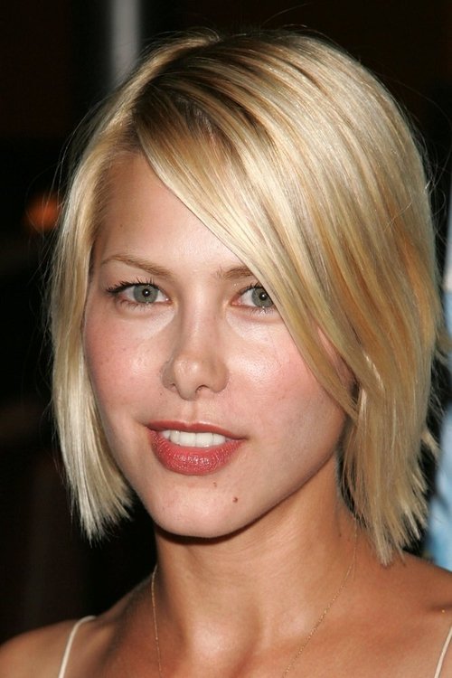 Nicole Vicius as Sadie