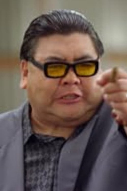 Glen Chin as Earring