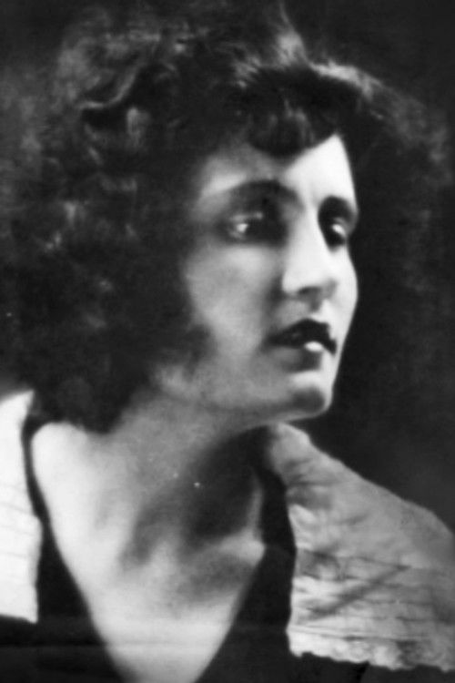 Zinoviya Markina as Intern