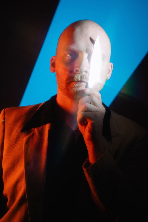 Luke Röber as Das Dottermandl (voice)