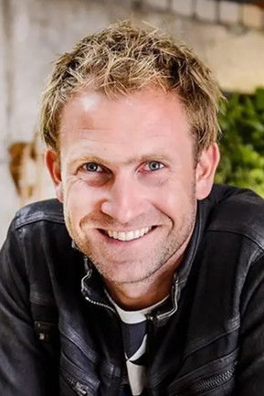 Tom de Groot as Self