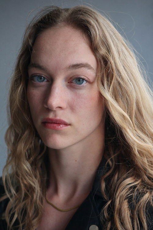 Alleya Bourne as Kate Lara