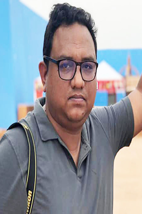 Shiblee Noman as Habibul Bashar (the journalist)