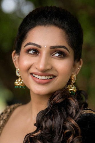 Nakshathra Nagesh as Sowmiya