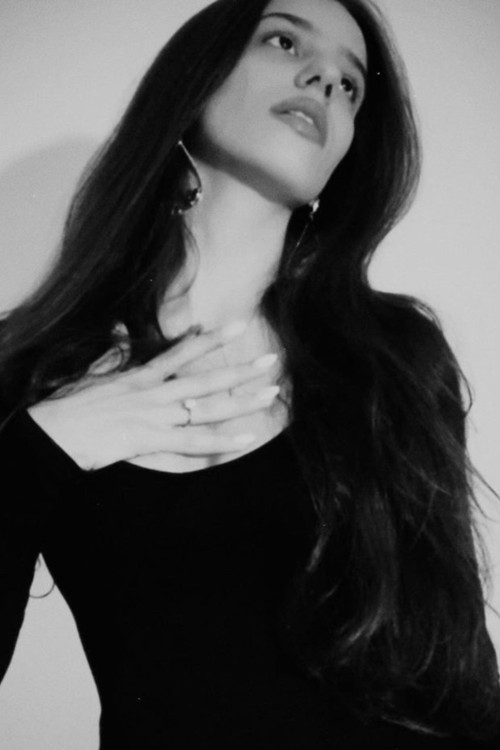 Anna Meneguz as Mariana Fortunato Ramos