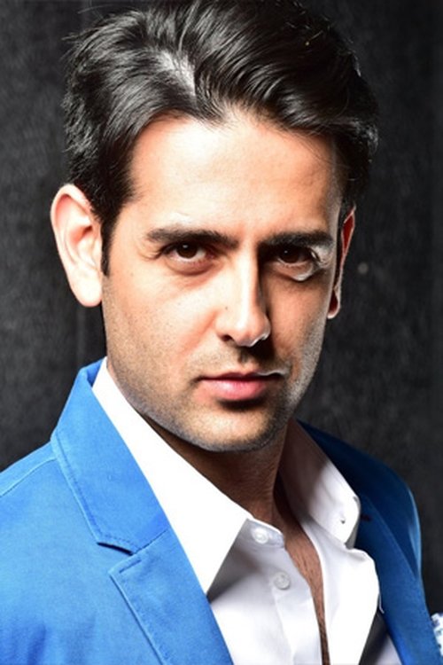Amirhossein Arman as Kaveh