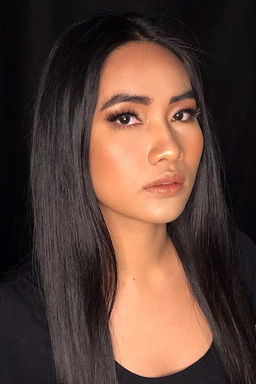 Nova Onas as Cinnamon