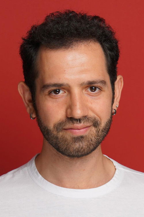 Özgün Akaçça as Ali