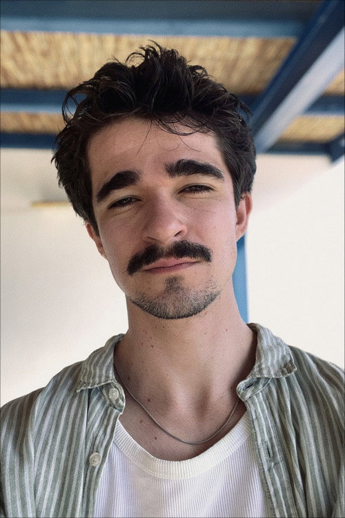 Jona Schloßer as Florian Conrad Winter