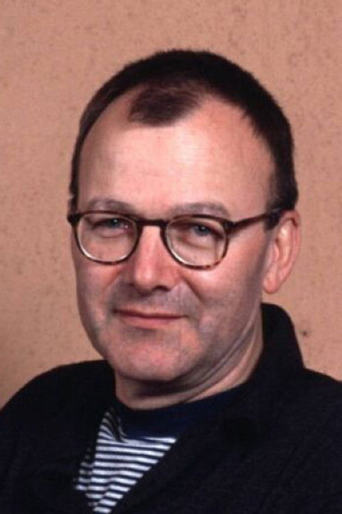 Frank Strecker as Regieassistent