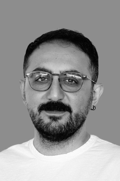 Bulut Güneş as Güvenlikçi Araf