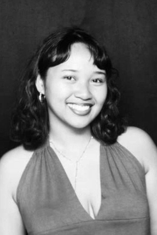 Mariah Denise Villaflores as Tindera