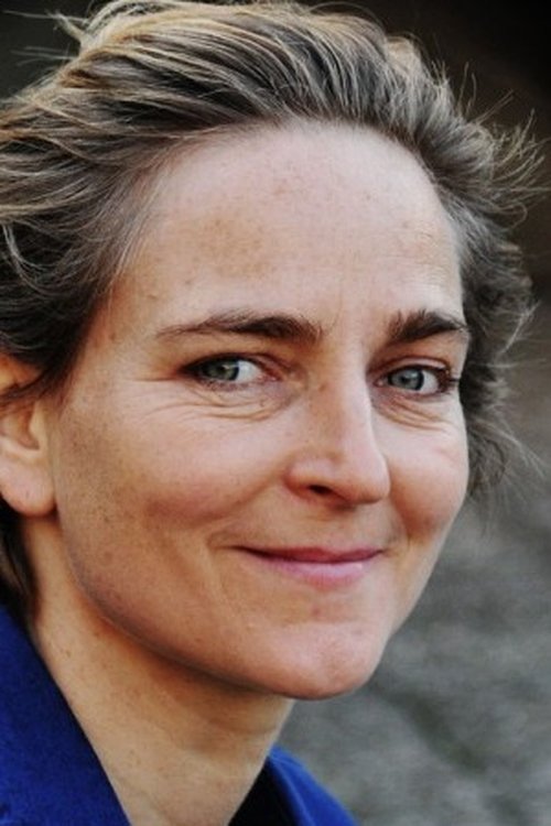 Bettina Hoppe as Vera